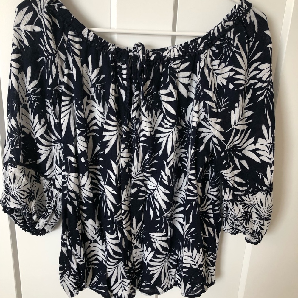 Crown & Ivy Navy Leaf Blouse